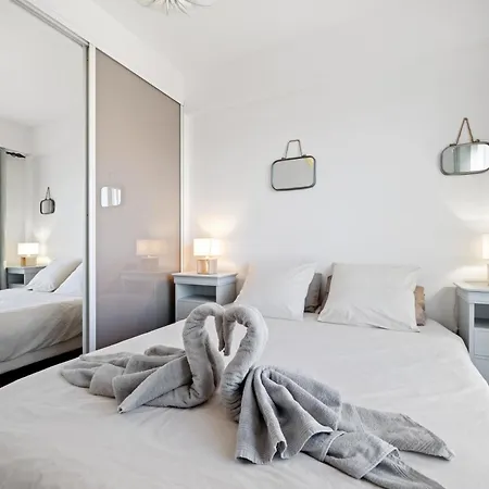 Terrasse Ensoleillee Sur Les Toits De Apartmán *