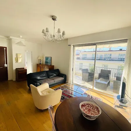 Terrasse Ensoleillee Sur Les Toits De Апартаменты Ницца