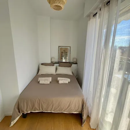 Terrasse Ensoleillee Sur Les Toits De Апартаменты Ницца